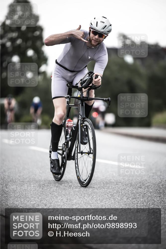 21.06.2026 - 29. Vierlanden-Triathlon H.Heesch http://msf.ph/oto/9898993 21.06.2026 10:06:24 Radfahren 109, 147, 165, 360, 381 meine-sportfotos.de