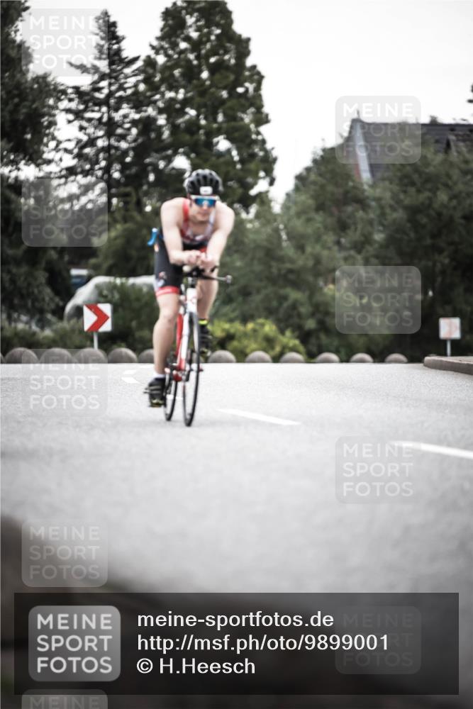 21.06.2026 - 29. Vierlanden-Triathlon H.Heesch http://msf.ph/oto/9899001 21.06.2026 10:06:27 Radfahren 109, 147, 165, 360, 381 meine-sportfotos.de