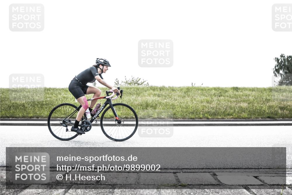 21.06.2026 - 29. Vierlanden-Triathlon H.Heesch http://msf.ph/oto/9899002 21.06.2026 11:30:31 Radfahren 237, 640, 666, 804 meine-sportfotos.de