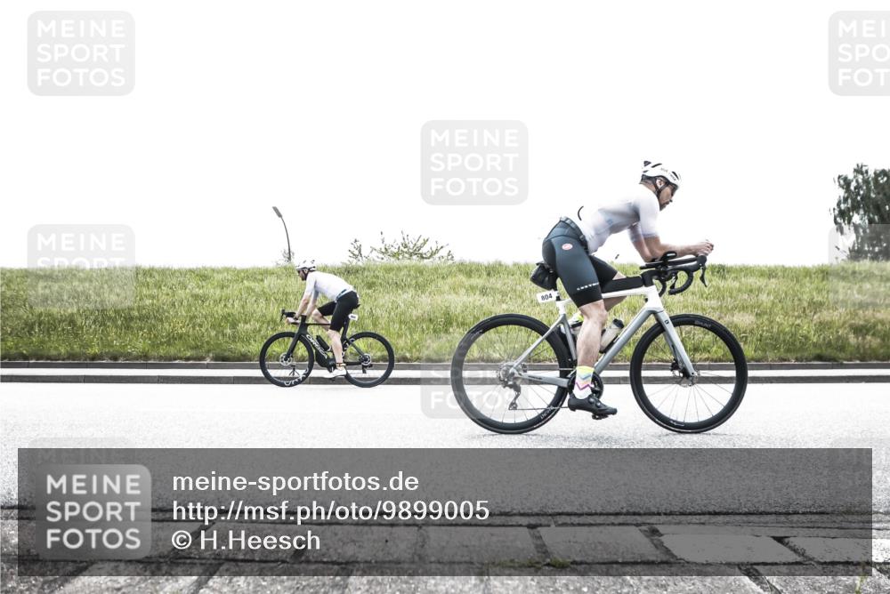 21.06.2026 - 29. Vierlanden-Triathlon H.Heesch http://msf.ph/oto/9899005 21.06.2026 11:30:32 Radfahren 237, 640, 666, 804 meine-sportfotos.de