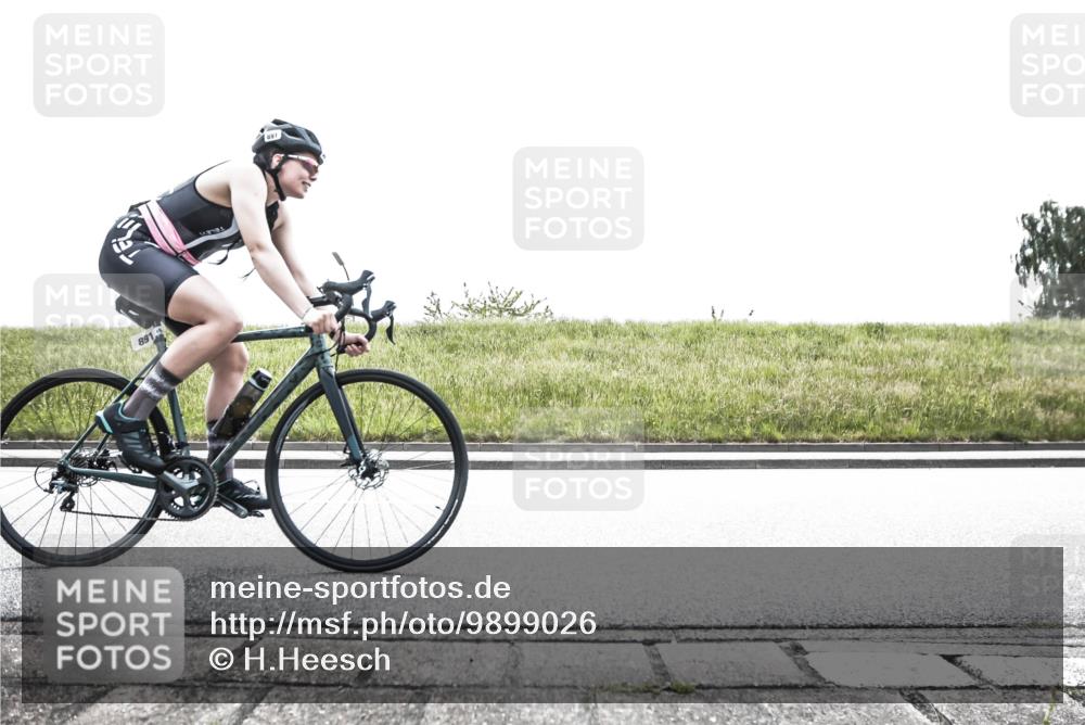21.06.2026 - 29. Vierlanden-Triathlon H.Heesch http://msf.ph/oto/9899026 21.06.2026 11:31:07 Radfahren 116, 236, 891 meine-sportfotos.de