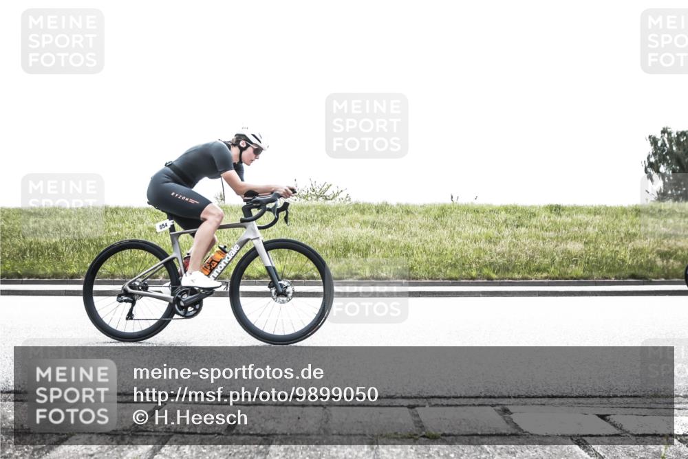 21.06.2026 - 29. Vierlanden-Triathlon H.Heesch http://msf.ph/oto/9899050 21.06.2026 11:31:47 Radfahren 205, 721, 854, 873 meine-sportfotos.de