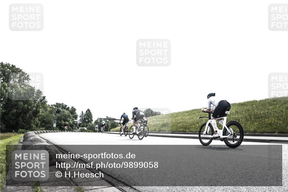 21.06.2026 - 29. Vierlanden-Triathlon H.Heesch http://msf.ph/oto/9899058 21.06.2026 10:51:50 Radfahren 18, 75, 279 meine-sportfotos.de