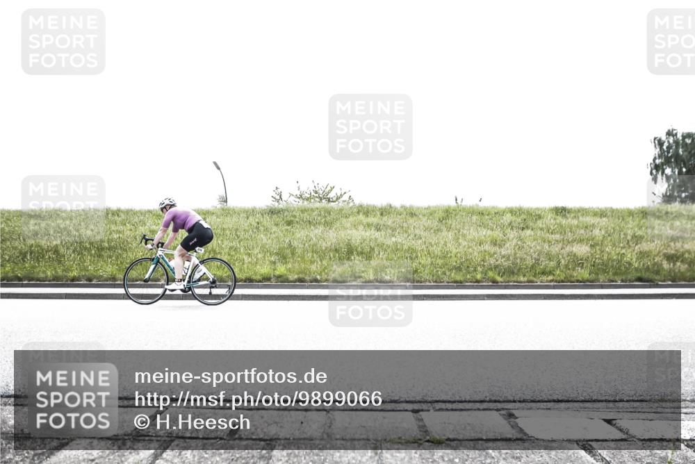 21.06.2026 - 29. Vierlanden-Triathlon H.Heesch http://msf.ph/oto/9899066 21.06.2026 11:32:12 Radfahren 276 meine-sportfotos.de