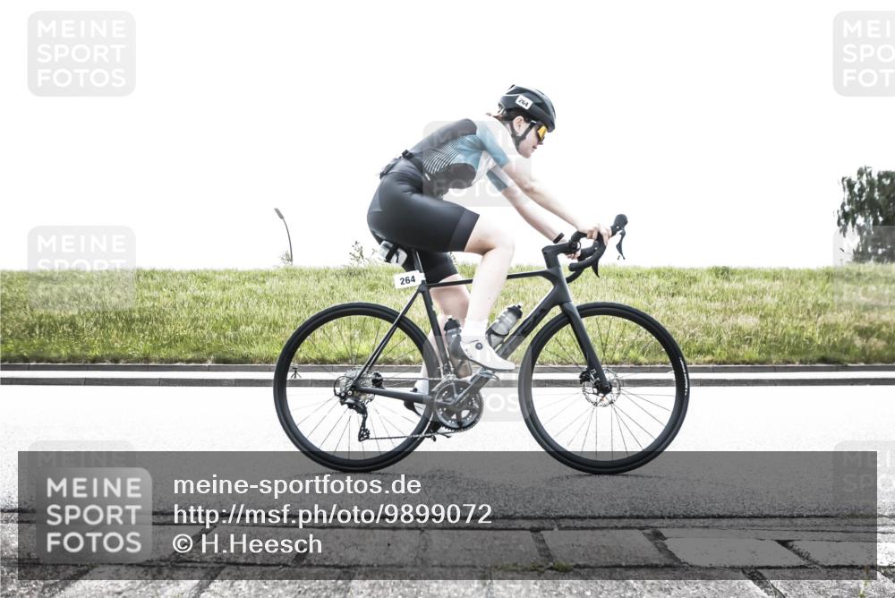 21.06.2026 - 29. Vierlanden-Triathlon H.Heesch http://msf.ph/oto/9899072 21.06.2026 11:32:22 Radfahren 264, 668, 866, 903, 906 meine-sportfotos.de