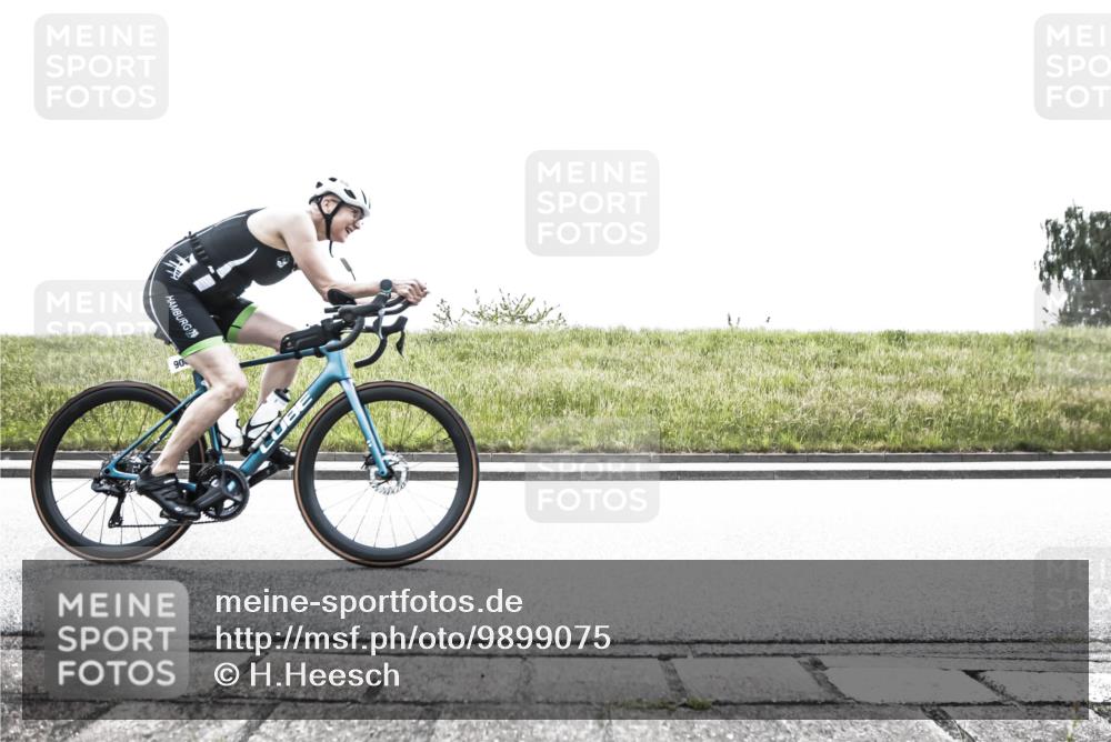 21.06.2026 - 29. Vierlanden-Triathlon H.Heesch http://msf.ph/oto/9899075 21.06.2026 11:32:26 Radfahren 168, 264, 668, 736, 866, 903, 906 meine-sportfotos.de