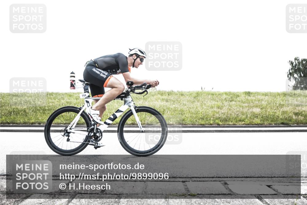 21.06.2026 - 29. Vierlanden-Triathlon H.Heesch http://msf.ph/oto/9899096 21.06.2026 11:32:42 Radfahren 41, 294, 704, 885 meine-sportfotos.de