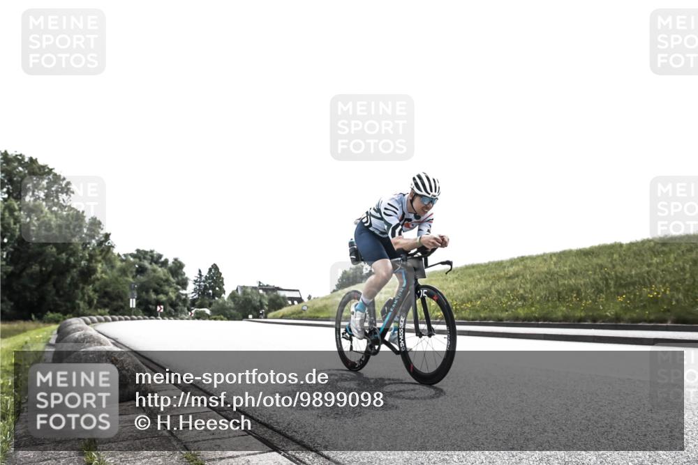 21.06.2026 - 29. Vierlanden-Triathlon H.Heesch http://msf.ph/oto/9899098 21.06.2026 10:52:10 Radfahren 24, 45, 167, 249, 281, 290, 496 meine-sportfotos.de