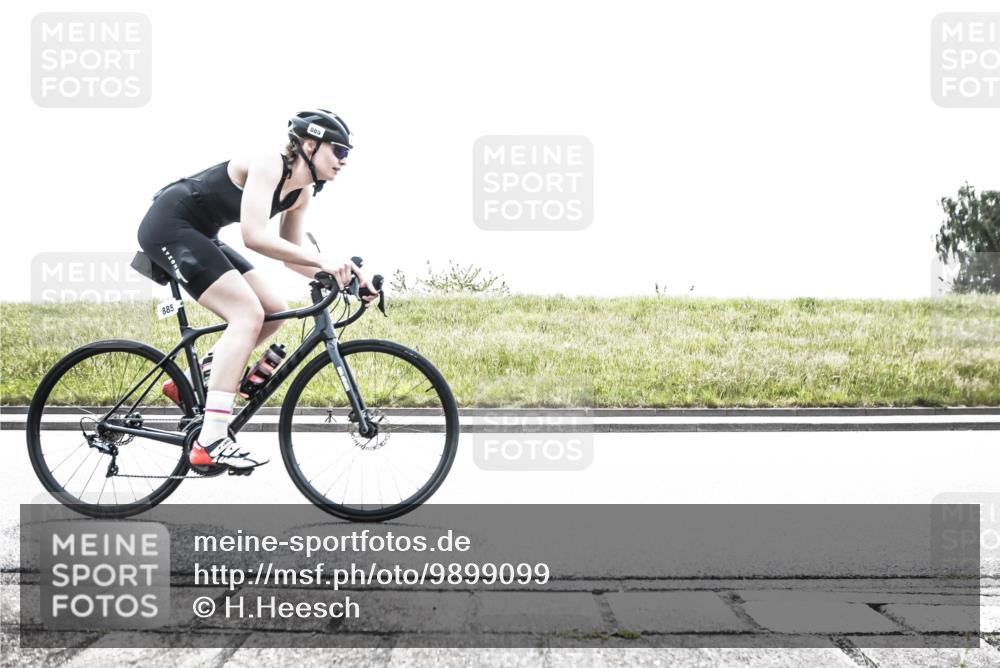 21.06.2026 - 29. Vierlanden-Triathlon H.Heesch http://msf.ph/oto/9899099 21.06.2026 11:32:48 Radfahren 41, 114, 269, 294, 704, 806, 885 meine-sportfotos.de