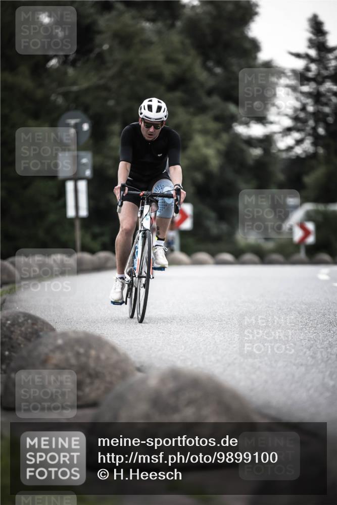 21.06.2026 - 29. Vierlanden-Triathlon H.Heesch http://msf.ph/oto/9899100 21.06.2026 10:06:41 Radfahren 243, 306, 349, 361 meine-sportfotos.de