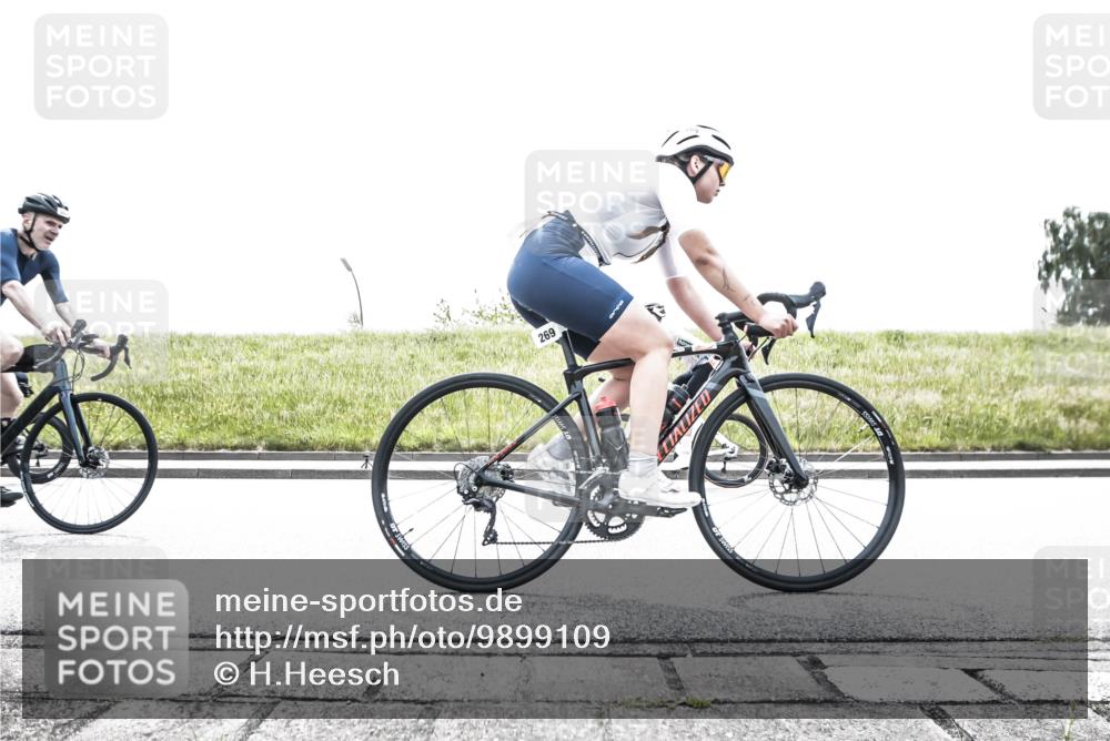 21.06.2026 - 29. Vierlanden-Triathlon H.Heesch http://msf.ph/oto/9899109 21.06.2026 11:32:54 Radfahren 114, 269, 294, 806, 878, 880, 885 meine-sportfotos.de