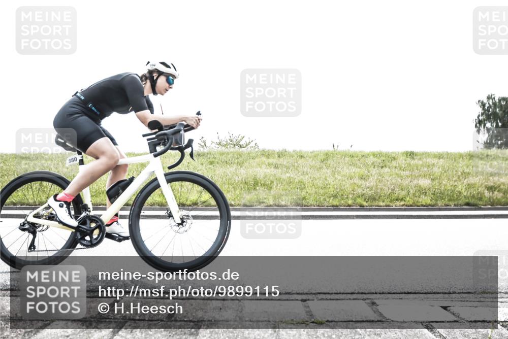21.06.2026 - 29. Vierlanden-Triathlon H.Heesch http://msf.ph/oto/9899115 21.06.2026 11:32:58 Radfahren 269, 806, 878, 880 meine-sportfotos.de