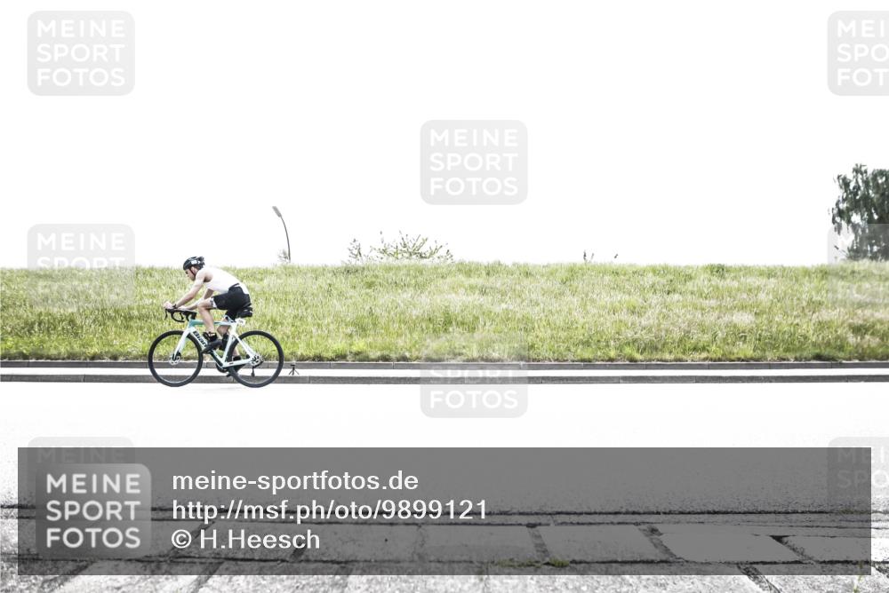 21.06.2026 - 29. Vierlanden-Triathlon H.Heesch http://msf.ph/oto/9899121 21.06.2026 11:33:23 Radfahren 19, 54, 190, 255, 674, 686, 691, 726 meine-sportfotos.de