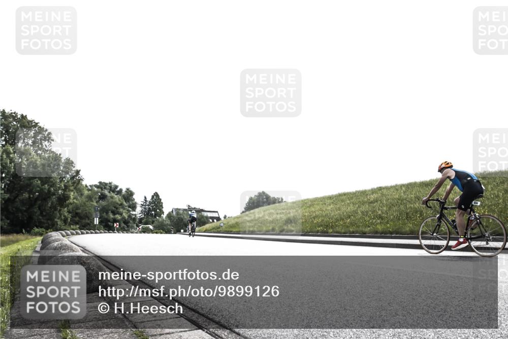 21.06.2026 - 29. Vierlanden-Triathlon H.Heesch http://msf.ph/oto/9899126 21.06.2026 10:52:25 Radfahren  meine-sportfotos.de