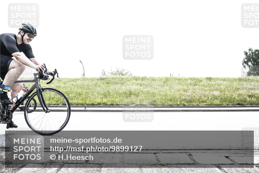 21.06.2026 - 29. Vierlanden-Triathlon H.Heesch http://msf.ph/oto/9899127 21.06.2026 11:33:26 Radfahren 19, 54, 190, 255, 686, 691, 894 meine-sportfotos.de