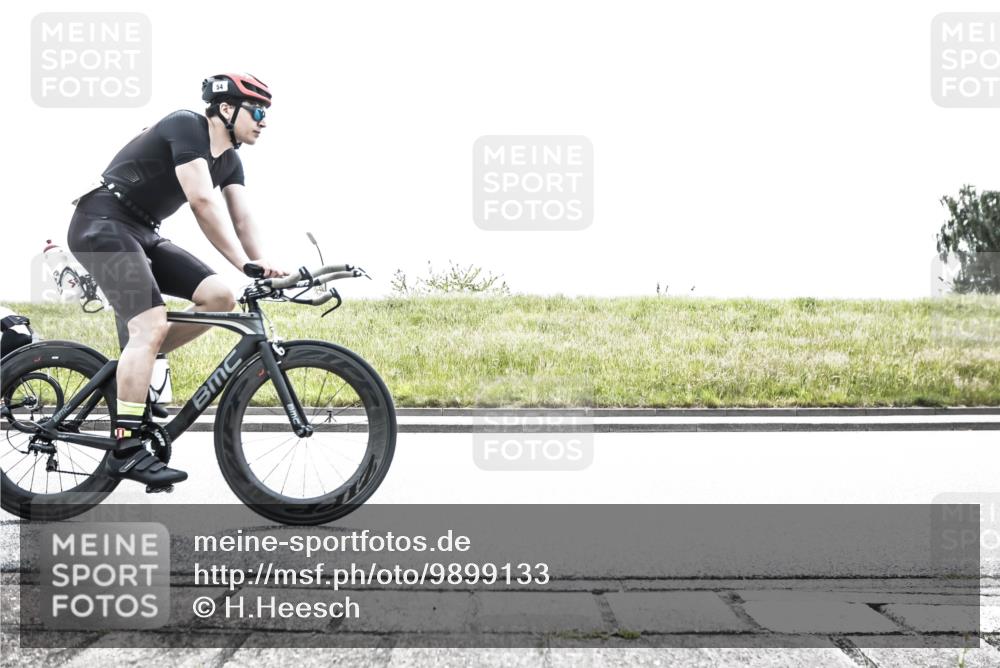 21.06.2026 - 29. Vierlanden-Triathlon H.Heesch http://msf.ph/oto/9899133 21.06.2026 11:33:29 Radfahren 19, 54, 190, 238, 255, 686, 894 meine-sportfotos.de