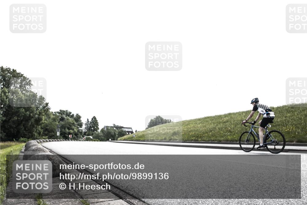 21.06.2026 - 29. Vierlanden-Triathlon H.Heesch http://msf.ph/oto/9899136 21.06.2026 10:52:37 Radfahren 96, 115, 156, 190 meine-sportfotos.de