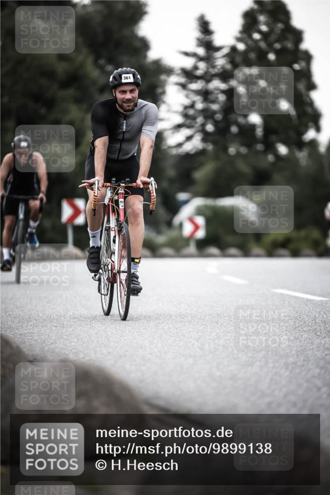 21.06.2026 - 29. Vierlanden-Triathlon H.Heesch http://msf.ph/oto/9899138 21.06.2026 10:06:43 Radfahren 199, 306, 349, 361 meine-sportfotos.de