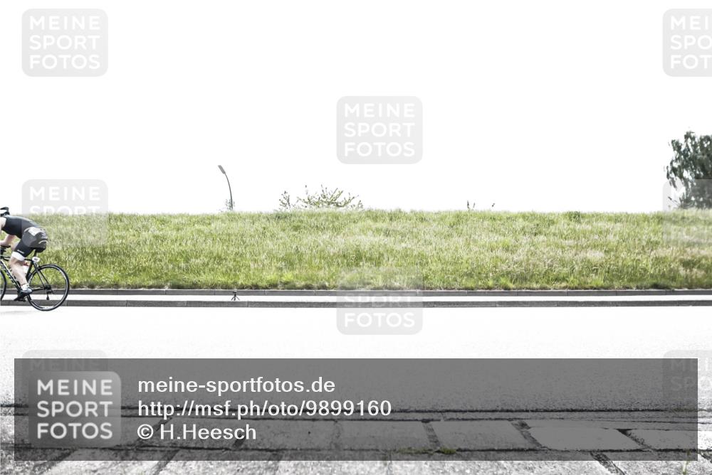 21.06.2026 - 29. Vierlanden-Triathlon H.Heesch http://msf.ph/oto/9899160 21.06.2026 11:33:51 Radfahren 244, 650, 682, 701 meine-sportfotos.de