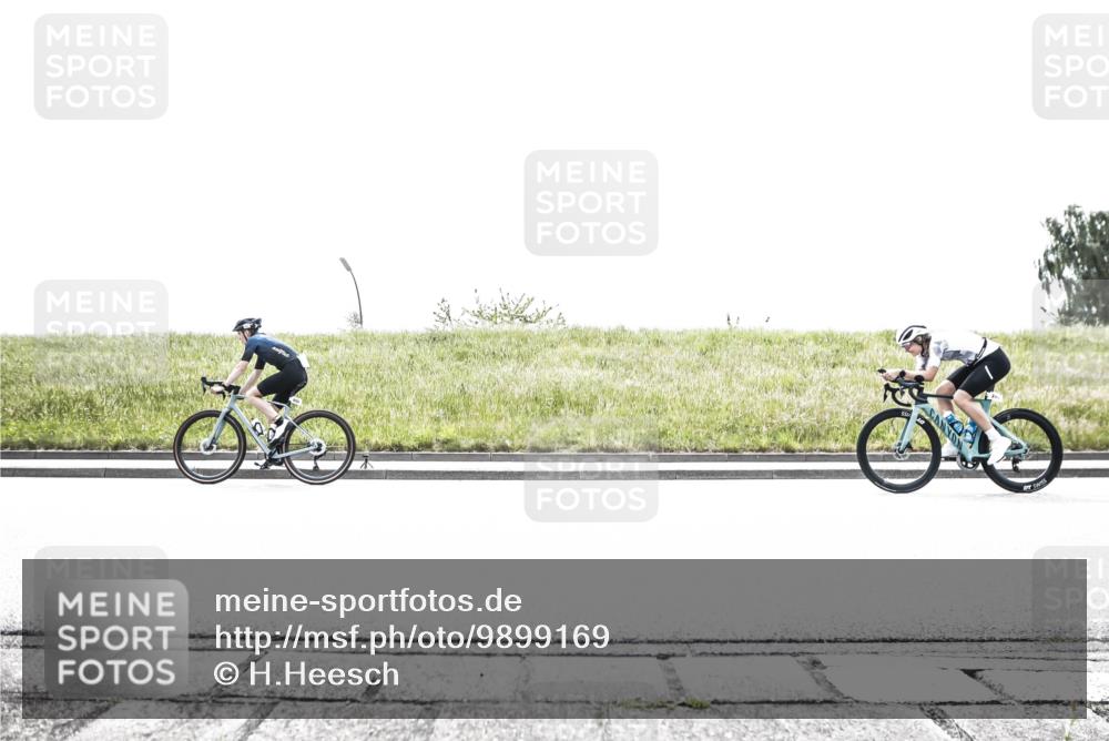 21.06.2026 - 29. Vierlanden-Triathlon H.Heesch http://msf.ph/oto/9899169 21.06.2026 11:34:01 Radfahren 244, 650 meine-sportfotos.de