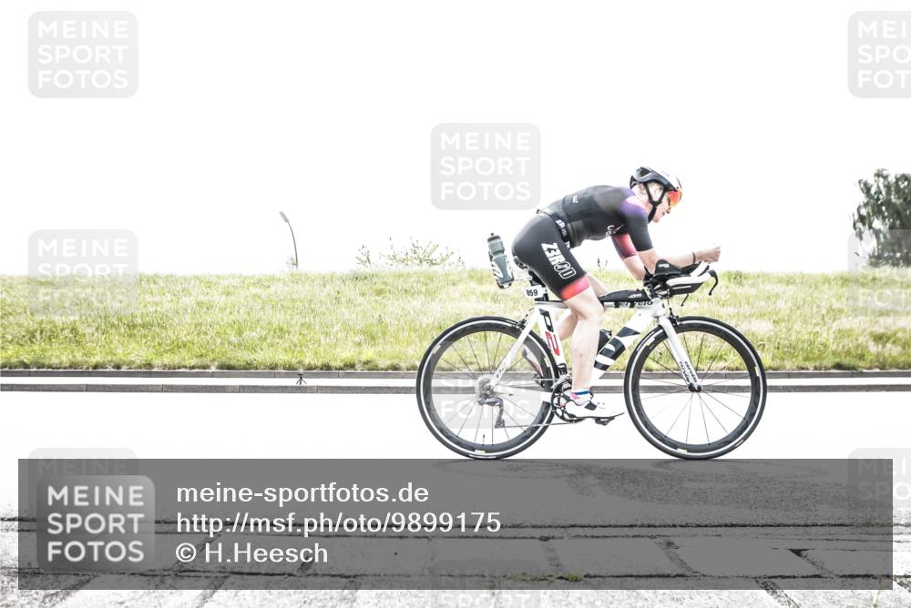 21.06.2026 - 29. Vierlanden-Triathlon H.Heesch http://msf.ph/oto/9899175 21.06.2026 11:34:10 Radfahren 18, 115, 657, 675, 762, 859, 890 meine-sportfotos.de