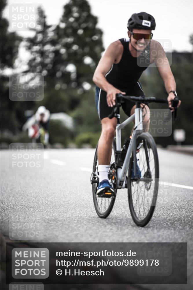 21.06.2026 - 29. Vierlanden-Triathlon H.Heesch http://msf.ph/oto/9899178 21.06.2026 10:06:45 Radfahren 199, 306, 349, 361 meine-sportfotos.de