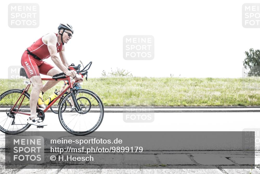 21.06.2026 - 29. Vierlanden-Triathlon H.Heesch http://msf.ph/oto/9899179 21.06.2026 11:34:14 Radfahren 18, 115, 657, 675, 699, 762, 859, 890 meine-sportfotos.de