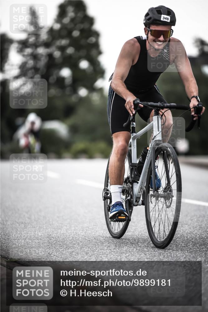 21.06.2026 - 29. Vierlanden-Triathlon H.Heesch http://msf.ph/oto/9899181 21.06.2026 10:06:45 Radfahren 199, 306, 349, 361 meine-sportfotos.de