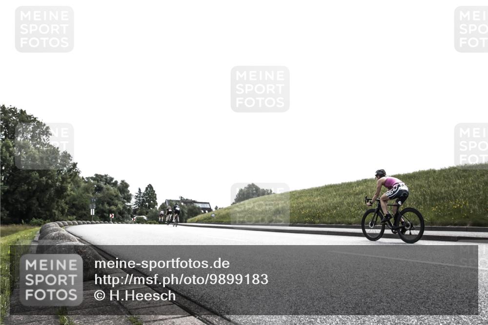 21.06.2026 - 29. Vierlanden-Triathlon H.Heesch http://msf.ph/oto/9899183 21.06.2026 10:53:20 Radfahren 135, 168 meine-sportfotos.de