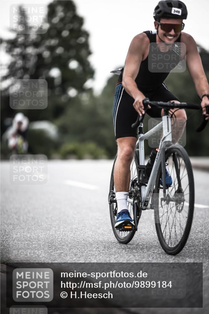 21.06.2026 - 29. Vierlanden-Triathlon H.Heesch http://msf.ph/oto/9899184 21.06.2026 10:06:45 Radfahren 199, 306, 349, 361 meine-sportfotos.de