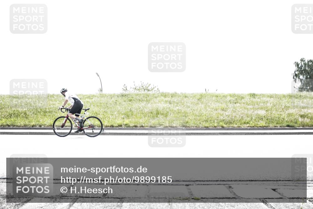 21.06.2026 - 29. Vierlanden-Triathlon H.Heesch http://msf.ph/oto/9899185 21.06.2026 11:34:19 Radfahren 18, 33, 115, 176, 699, 762 meine-sportfotos.de