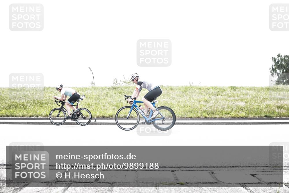 21.06.2026 - 29. Vierlanden-Triathlon H.Heesch http://msf.ph/oto/9899188 21.06.2026 11:34:22 Radfahren 33, 97, 115, 176, 699, 840 meine-sportfotos.de