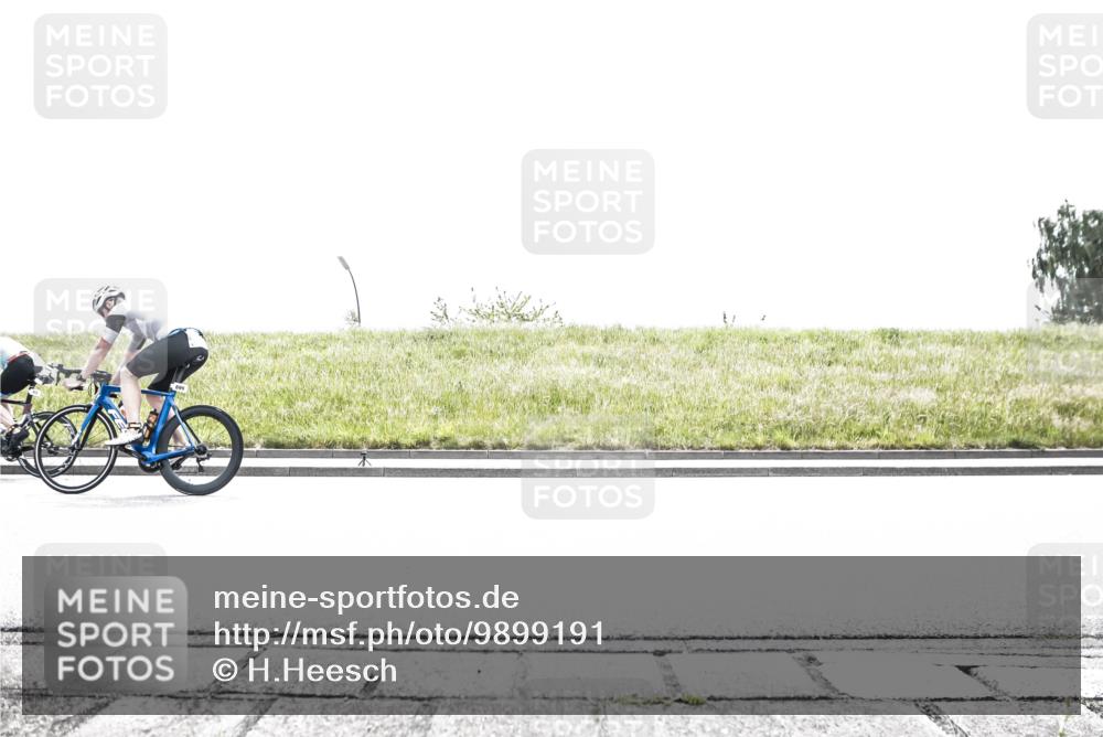 21.06.2026 - 29. Vierlanden-Triathlon H.Heesch http://msf.ph/oto/9899191 21.06.2026 11:34:22 Radfahren 33, 97, 115, 176, 699, 840 meine-sportfotos.de
