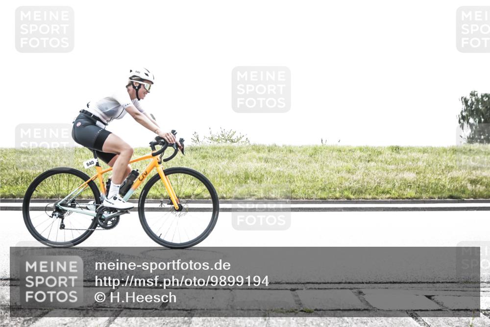 21.06.2026 - 29. Vierlanden-Triathlon H.Heesch http://msf.ph/oto/9899194 21.06.2026 11:34:26 Radfahren 33, 97, 176, 840 meine-sportfotos.de