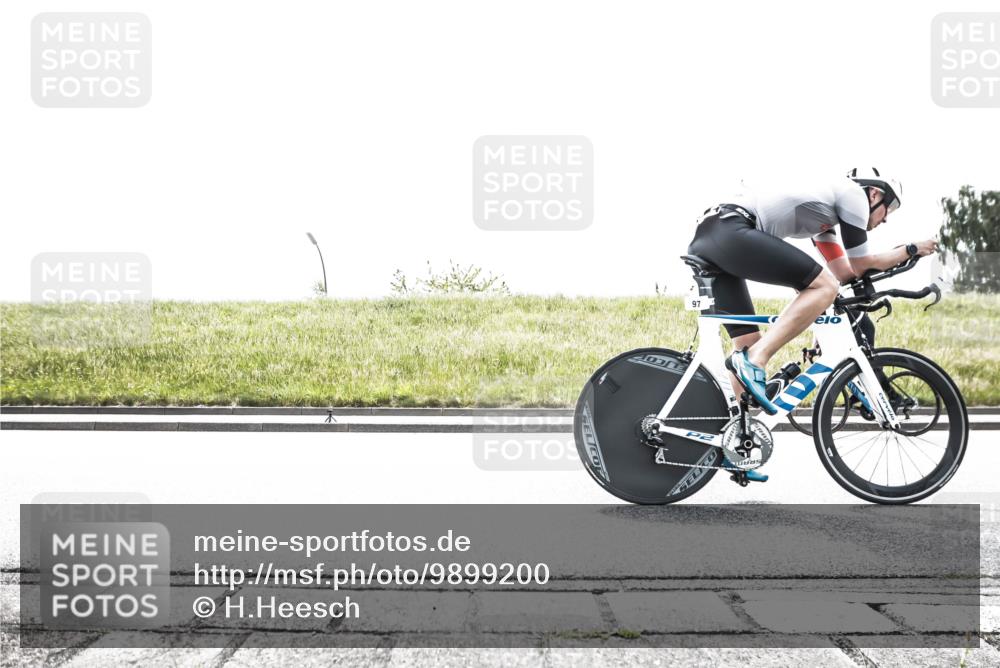 21.06.2026 - 29. Vierlanden-Triathlon H.Heesch http://msf.ph/oto/9899200 21.06.2026 11:34:28 Radfahren 97, 176, 793, 840, 881 meine-sportfotos.de