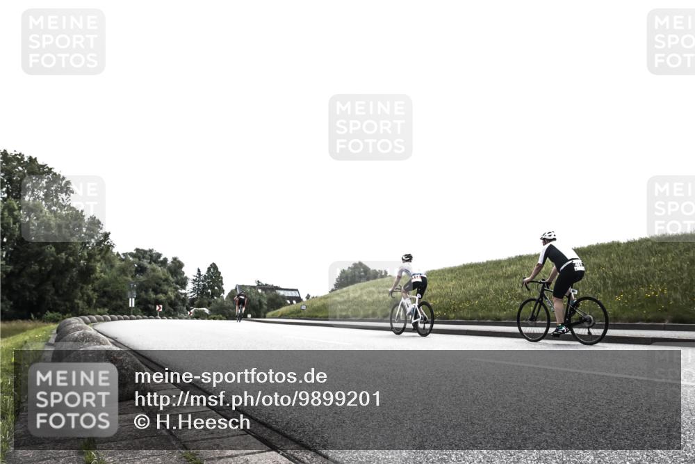 21.06.2026 - 29. Vierlanden-Triathlon H.Heesch http://msf.ph/oto/9899201 21.06.2026 10:53:35 Radfahren  meine-sportfotos.de