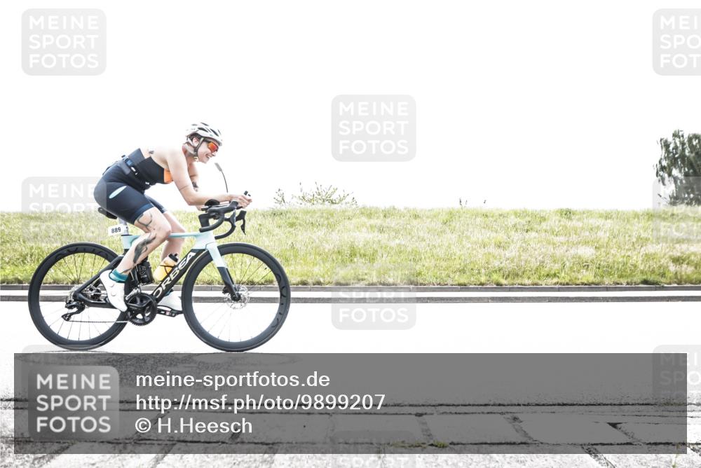 21.06.2026 - 29. Vierlanden-Triathlon H.Heesch http://msf.ph/oto/9899207 21.06.2026 11:34:48 Radfahren 689, 889 meine-sportfotos.de