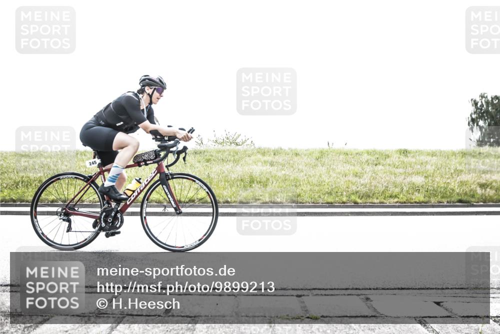 21.06.2026 - 29. Vierlanden-Triathlon H.Heesch http://msf.ph/oto/9899213 21.06.2026 11:34:57 Radfahren 245, 281, 715, 728, 757, 852 meine-sportfotos.de
