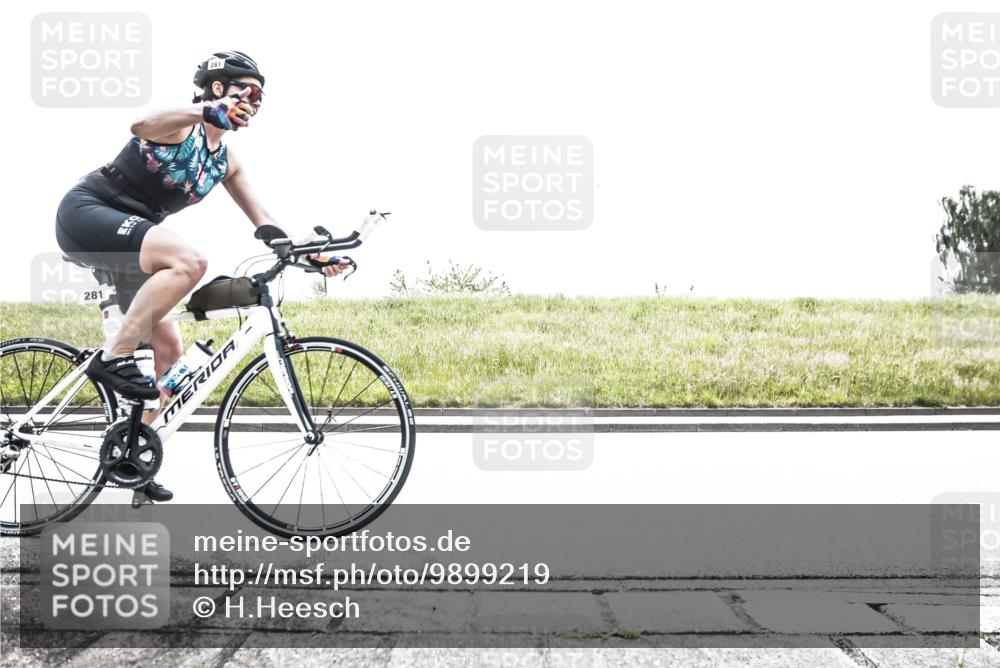 21.06.2026 - 29. Vierlanden-Triathlon H.Heesch http://msf.ph/oto/9899219 21.06.2026 11:35:02 Radfahren 64, 245, 281, 715, 728, 757, 852, 860 meine-sportfotos.de