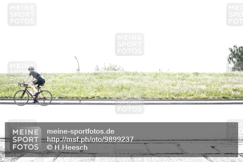 21.06.2026 - 29. Vierlanden-Triathlon H.Heesch http://msf.ph/oto/9899237 21.06.2026 11:35:12 Radfahren 64, 849, 860, 869 meine-sportfotos.de
