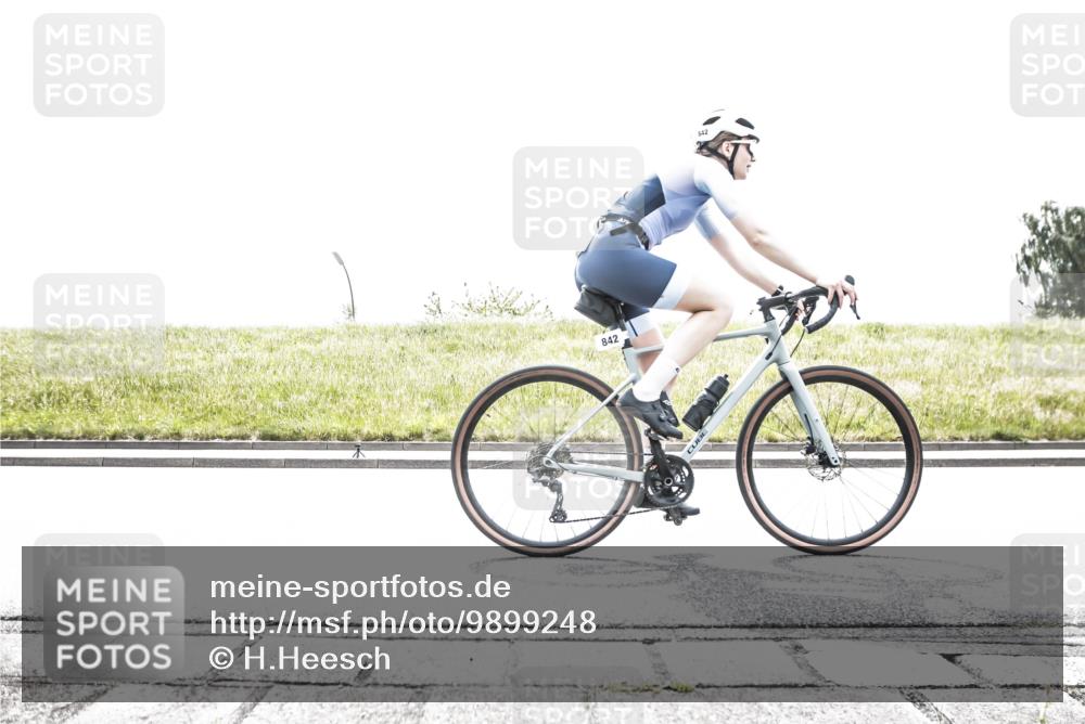 21.06.2026 - 29. Vierlanden-Triathlon H.Heesch http://msf.ph/oto/9899248 21.06.2026 11:35:35 Radfahren 284, 753, 831, 842 meine-sportfotos.de
