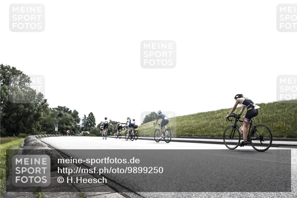 21.06.2026 - 29. Vierlanden-Triathlon H.Heesch http://msf.ph/oto/9899250 21.06.2026 10:54:40 Radfahren 94, 509, 552 meine-sportfotos.de