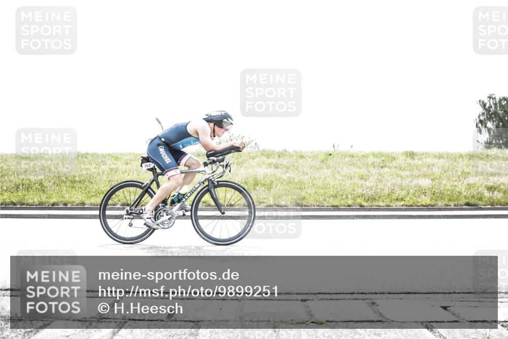 21.06.2026 - 29. Vierlanden-Triathlon H.Heesch http://msf.ph/oto/9899251 21.06.2026 11:35:38 Radfahren 284, 753, 831, 842 meine-sportfotos.de