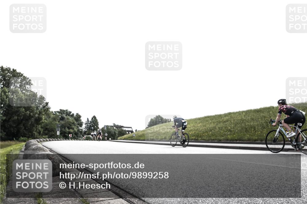 21.06.2026 - 29. Vierlanden-Triathlon H.Heesch http://msf.ph/oto/9899258 21.06.2026 10:54:43 Radfahren 509 meine-sportfotos.de