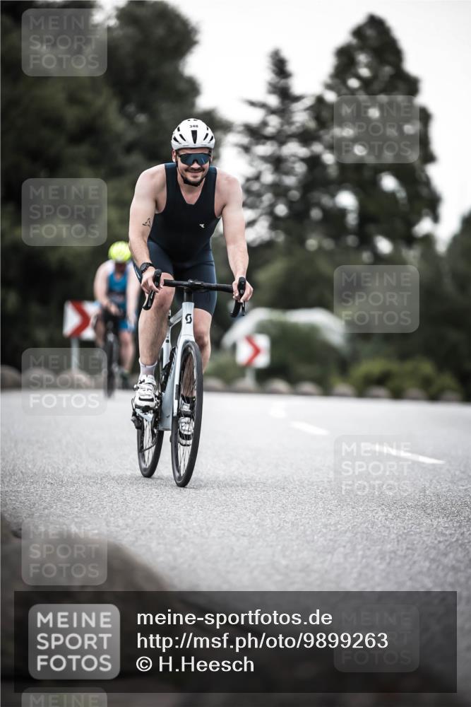 21.06.2026 - 29. Vierlanden-Triathlon H.Heesch http://msf.ph/oto/9899263 21.06.2026 10:07:06 Radfahren 83, 344, 348 meine-sportfotos.de