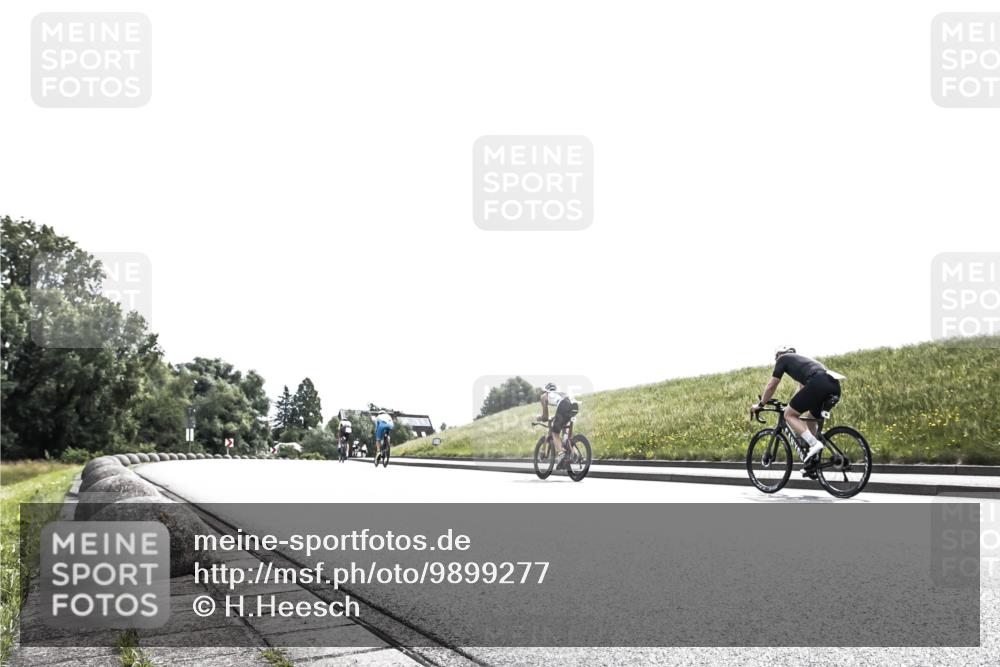 21.06.2026 - 29. Vierlanden-Triathlon H.Heesch http://msf.ph/oto/9899277 21.06.2026 10:56:55 Radfahren 176, 383, 384, 575, 581, 601, 619 meine-sportfotos.de