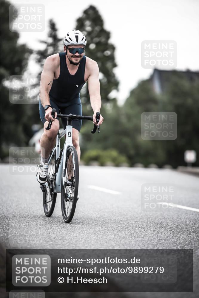 21.06.2026 - 29. Vierlanden-Triathlon H.Heesch http://msf.ph/oto/9899279 21.06.2026 10:07:07 Radfahren 83, 344, 348 meine-sportfotos.de