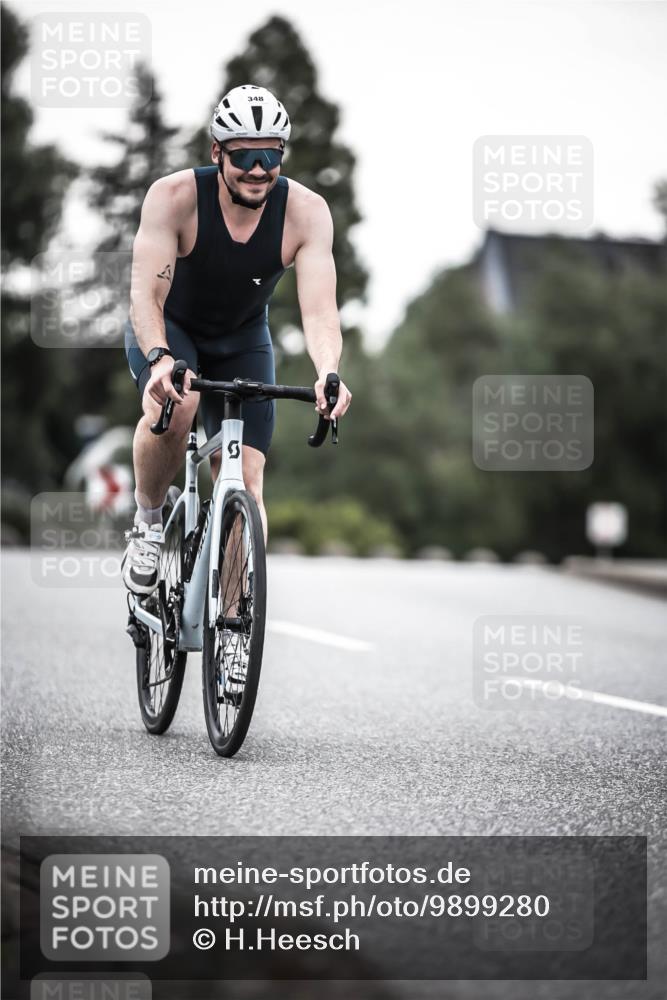 21.06.2026 - 29. Vierlanden-Triathlon H.Heesch http://msf.ph/oto/9899280 21.06.2026 10:07:07 Radfahren 83, 344, 348 meine-sportfotos.de