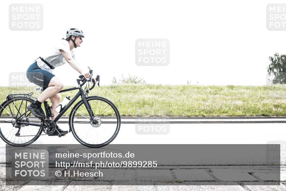 21.06.2026 - 29. Vierlanden-Triathlon H.Heesch http://msf.ph/oto/9899285 21.06.2026 11:36:14 Radfahren 696, 710, 771, 837, 888 meine-sportfotos.de