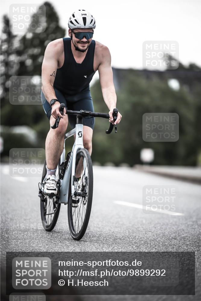 21.06.2026 - 29. Vierlanden-Triathlon H.Heesch http://msf.ph/oto/9899292 21.06.2026 10:07:07 Radfahren 83, 344, 348 meine-sportfotos.de